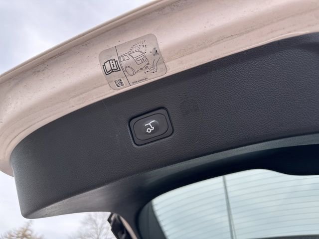 Used 2019 Ford Edge Titanium w/ Cold Weather Package image 10