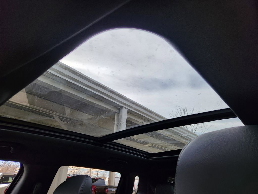 New 2026 Jeep Compass Trailhawk w/ Sun, Sound & Navigation Group image 17