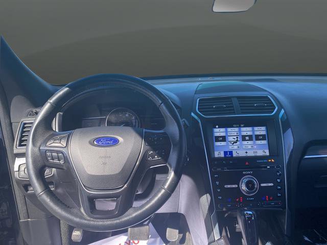 Used 2017 Ford Explorer Limited w/ Equipment Group 301A image 9