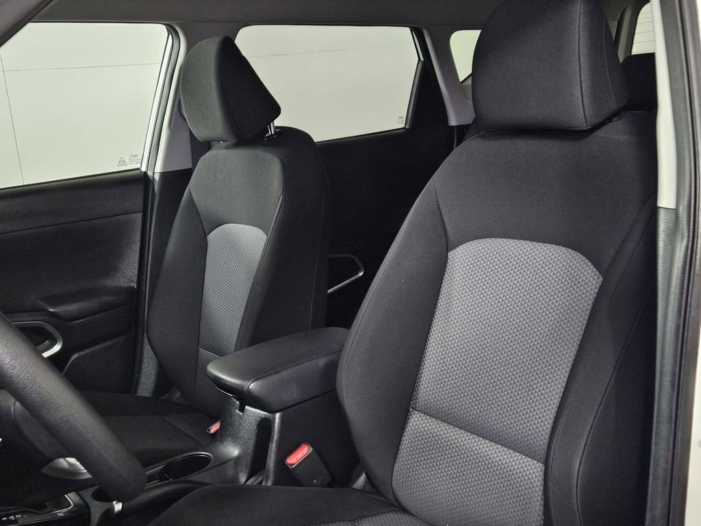 Used 2025 Kia Soul LX w/ LX Technology Package image 22