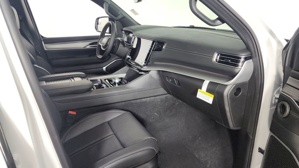 New 2025 Jeep Wagoneer Series II image 36