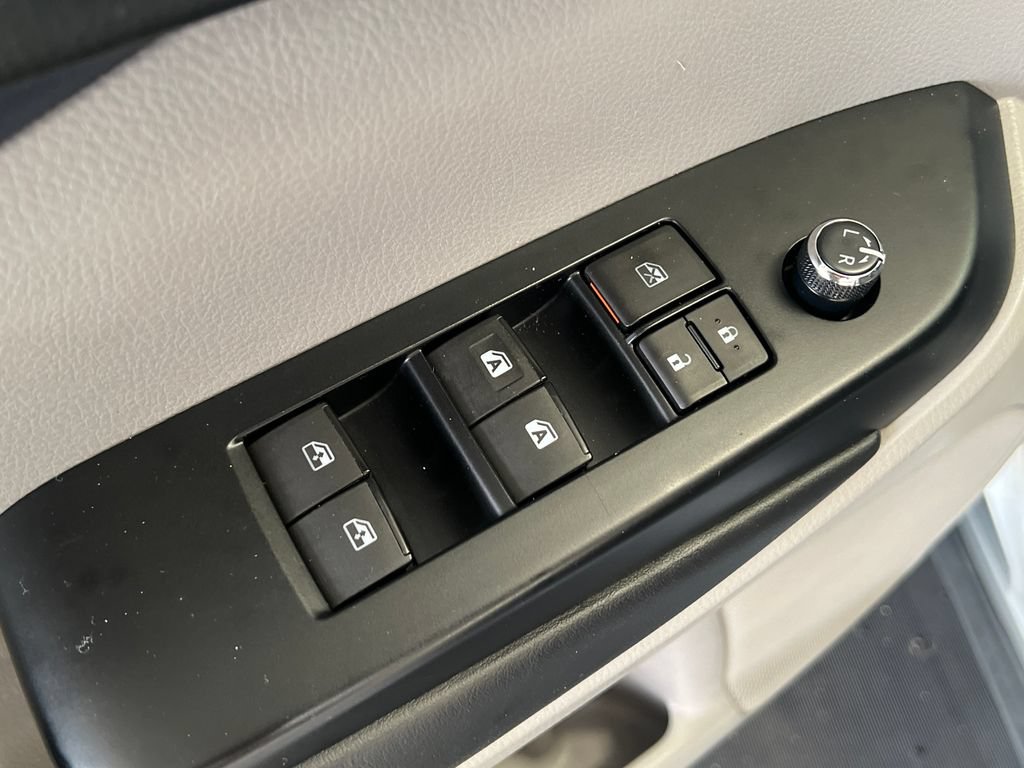 Used 2018 Toyota Highlander XLE AWD/4WD image 33