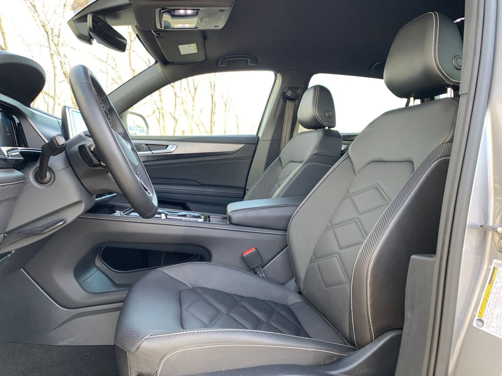 Used 2025 Volkswagen Atlas Cross Sport SE image 28