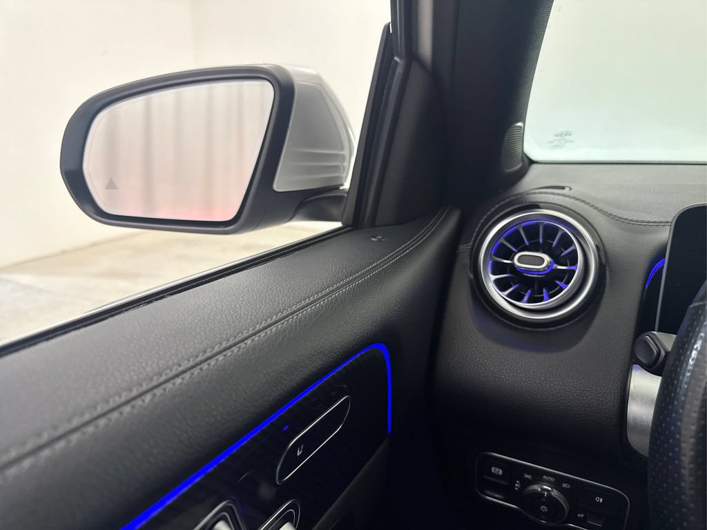 Used 2021 Mercedes-Benz GLB 250 image 32