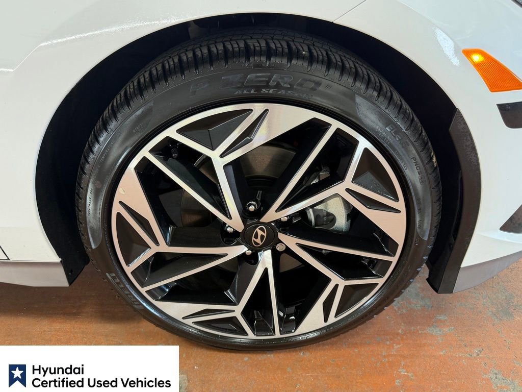 Used 2025 Hyundai Ioniq 6 SEL RWD image 9