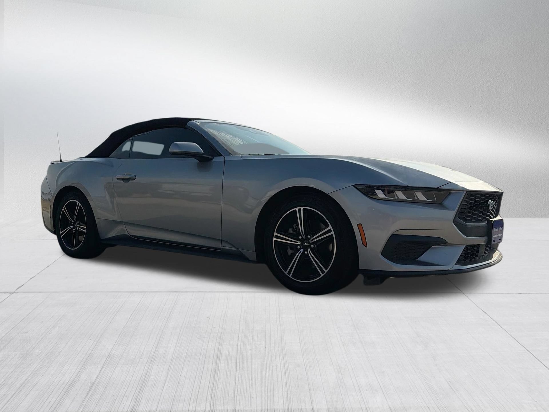 Used 2024 Ford Mustang Convertible RWD image 4