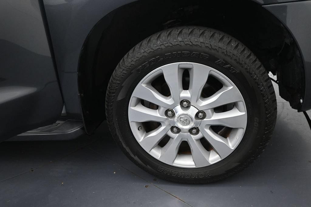 Used 2017 Toyota Sequoia Platinum AWD/4WD image 58
