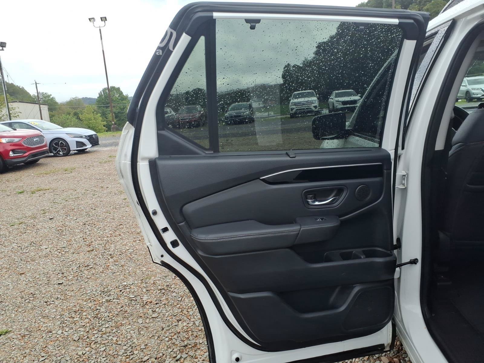 Used 2023 Honda Pilot Touring image 15