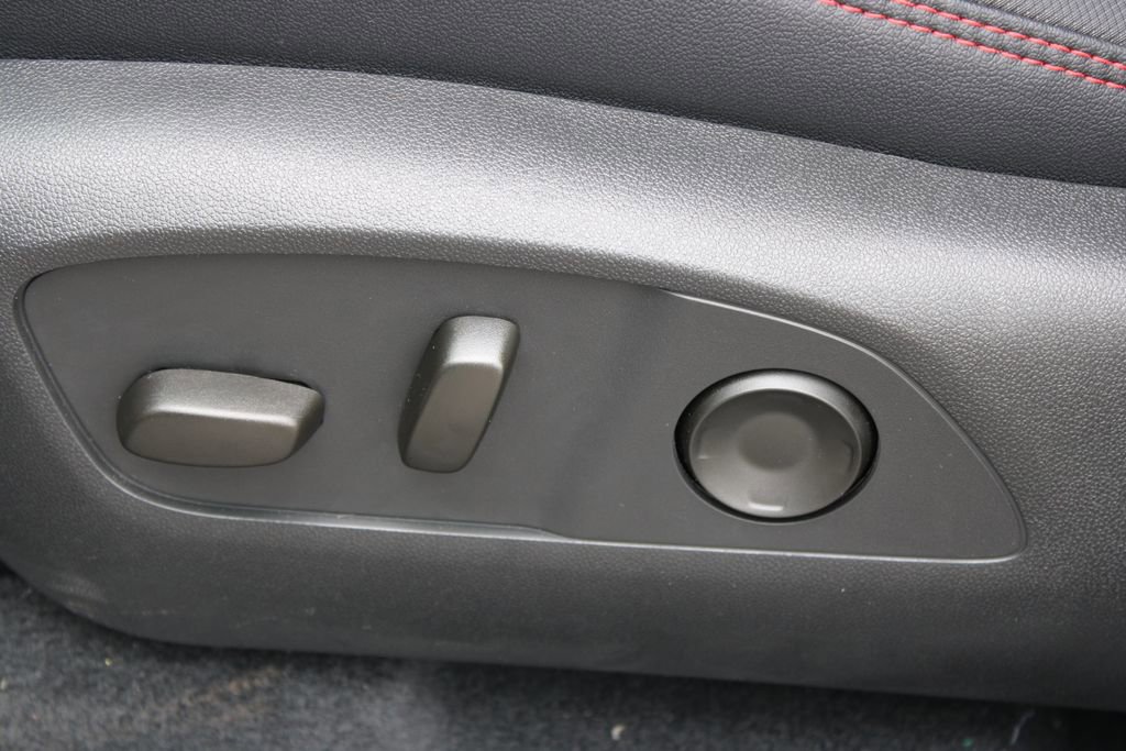 New 2026 Chevrolet Traverse RS w/ LPO, Floor Liner Package FWD image 21