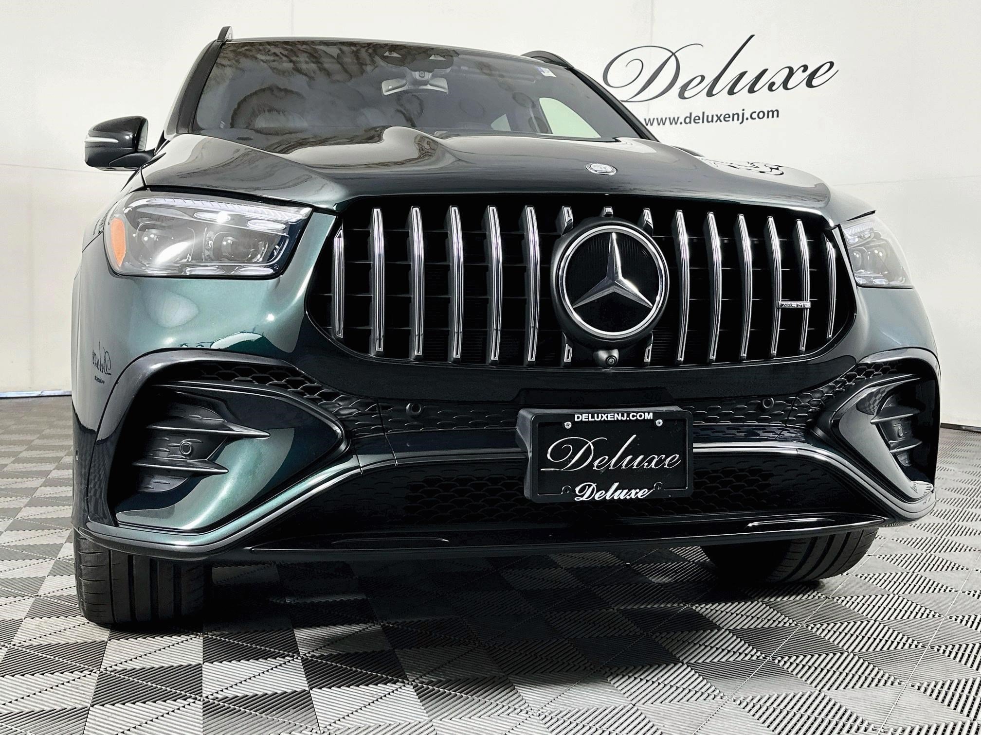 Used 2025 Mercedes-Benz GLE 53 AMG 4MATIC w/ 3rd Row Seat Package image 31