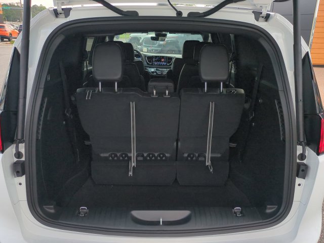 New 2027 Chrysler Pacifica LX FWD image 13