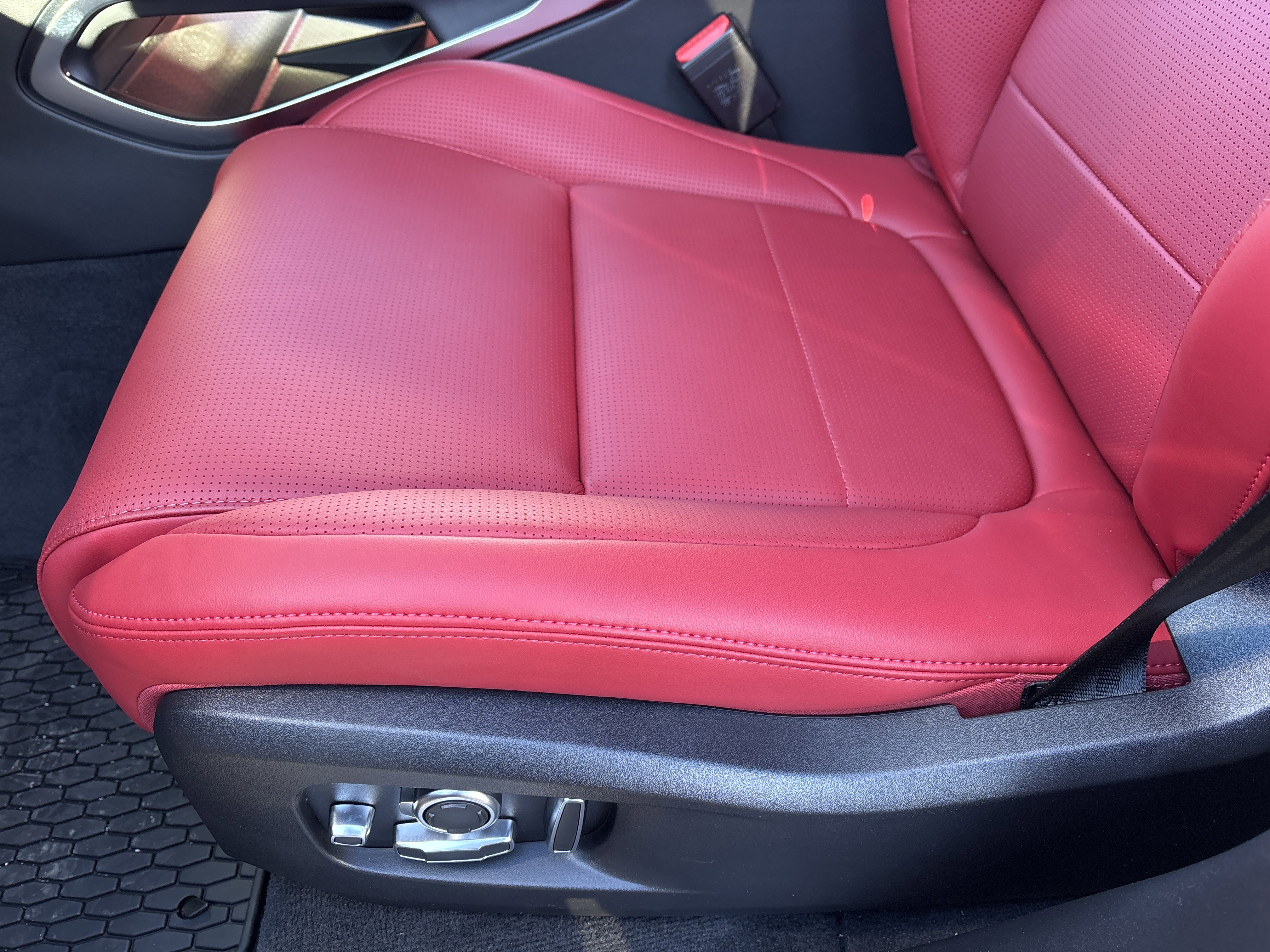 Used 2026 Jaguar F-PACE R-Dynamic S image 17