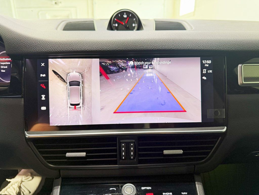 Used 2022 Porsche Cayenne Platinum Edition image 18