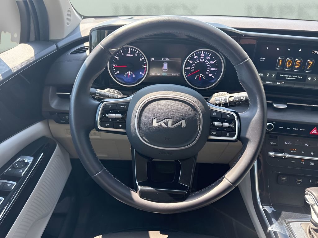 Used 2022 Kia Carnival EX FWD image 26
