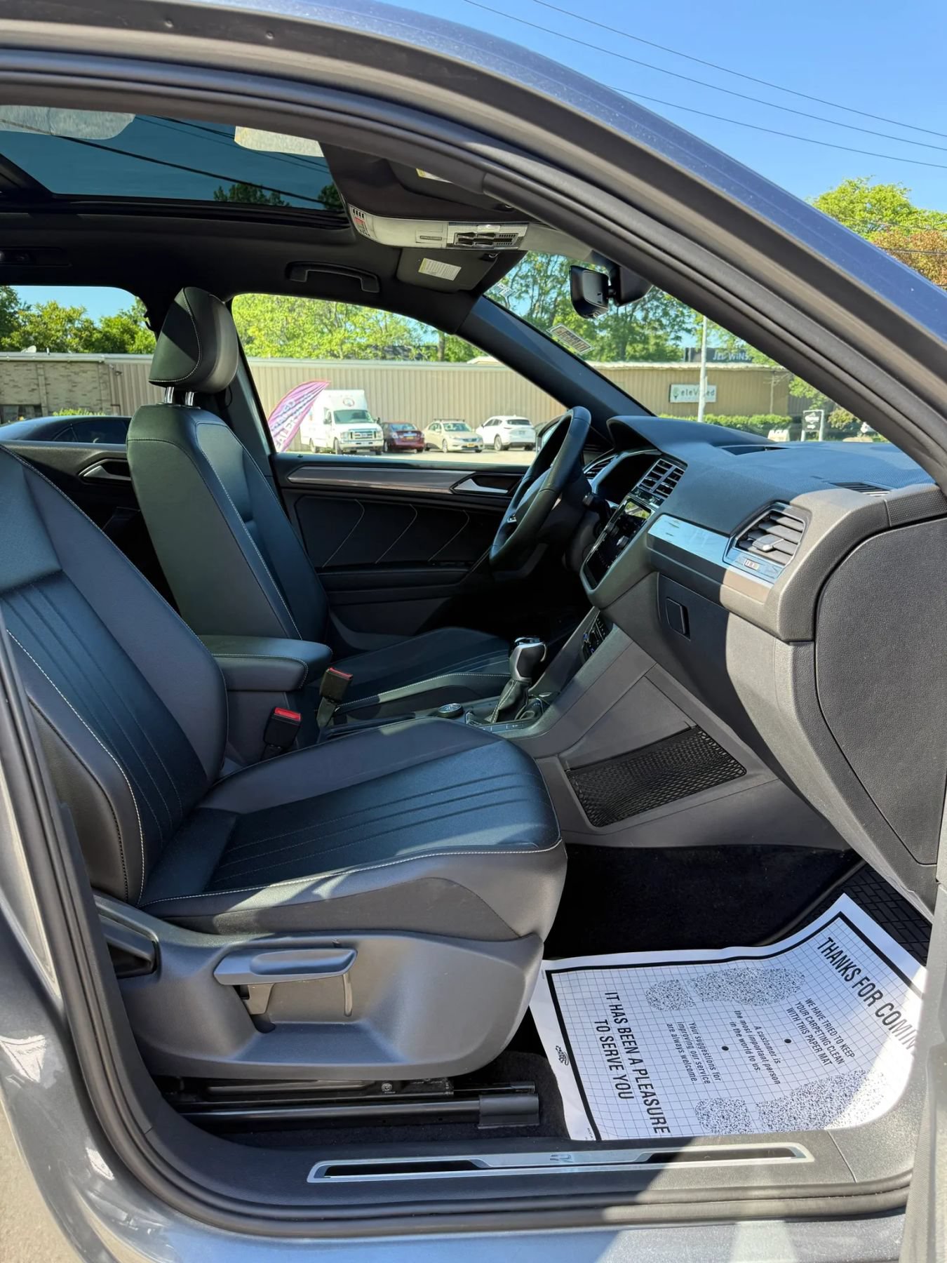 Used 2022 Volkswagen Tiguan SE R-Line AWD/4WD image 21