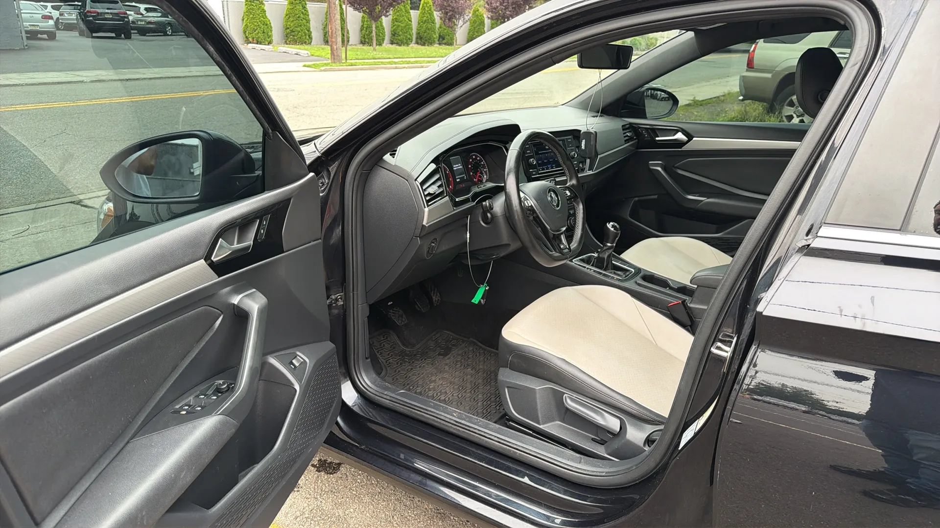 Used 2020 Volkswagen Jetta R-Line w/ R-Line Cold Weather Package FWD image 23