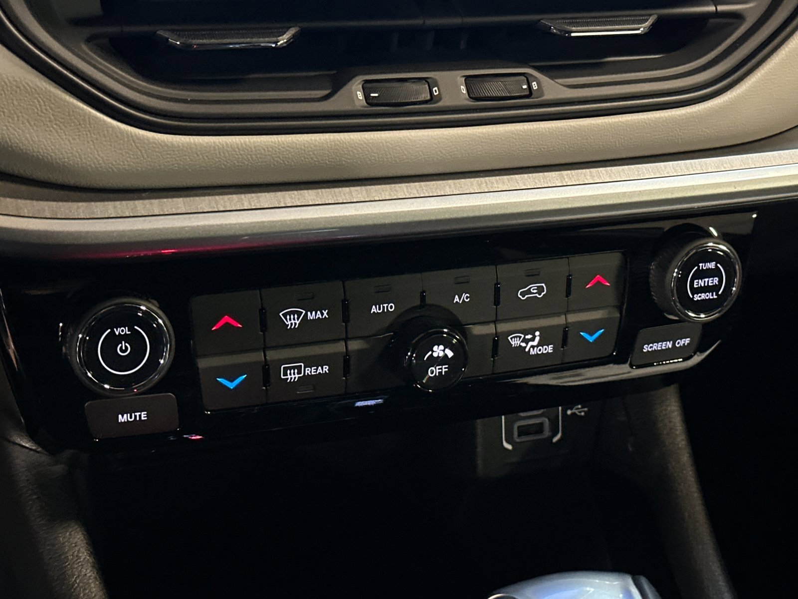 New 2026 Jeep Compass Limited image 19