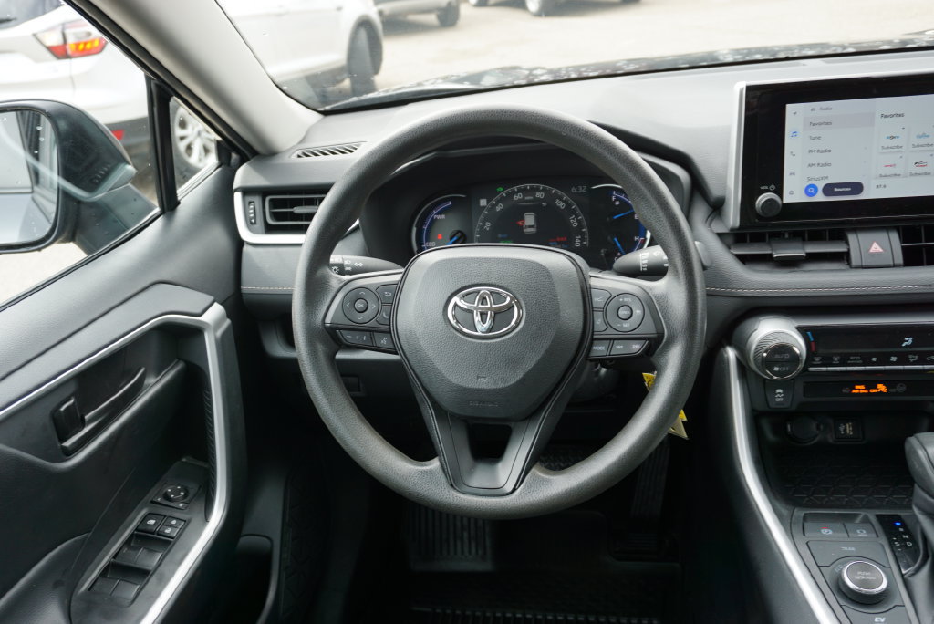 Used 2024 Toyota RAV4 LE AWD/4WD image 13