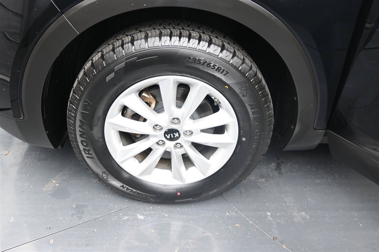 Used 2019 Kia Sorento L FWD image 14