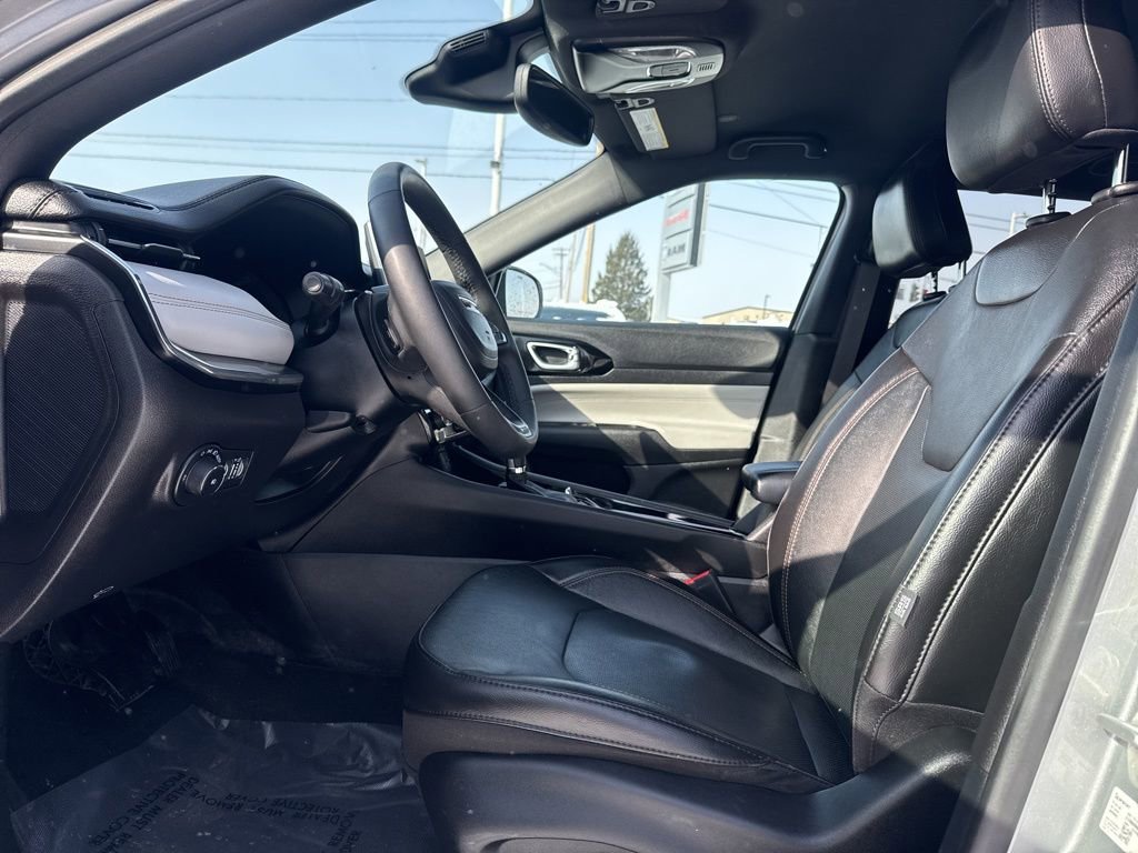 Used 2023 Jeep Compass Limited image 21