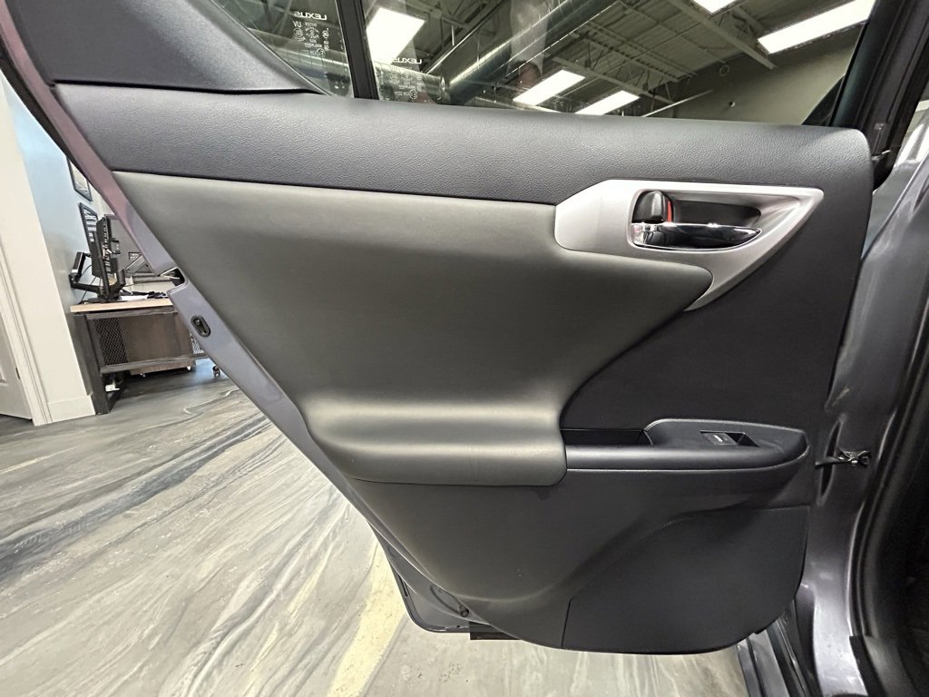 Used 2012 Lexus CT 200h Premium image 44