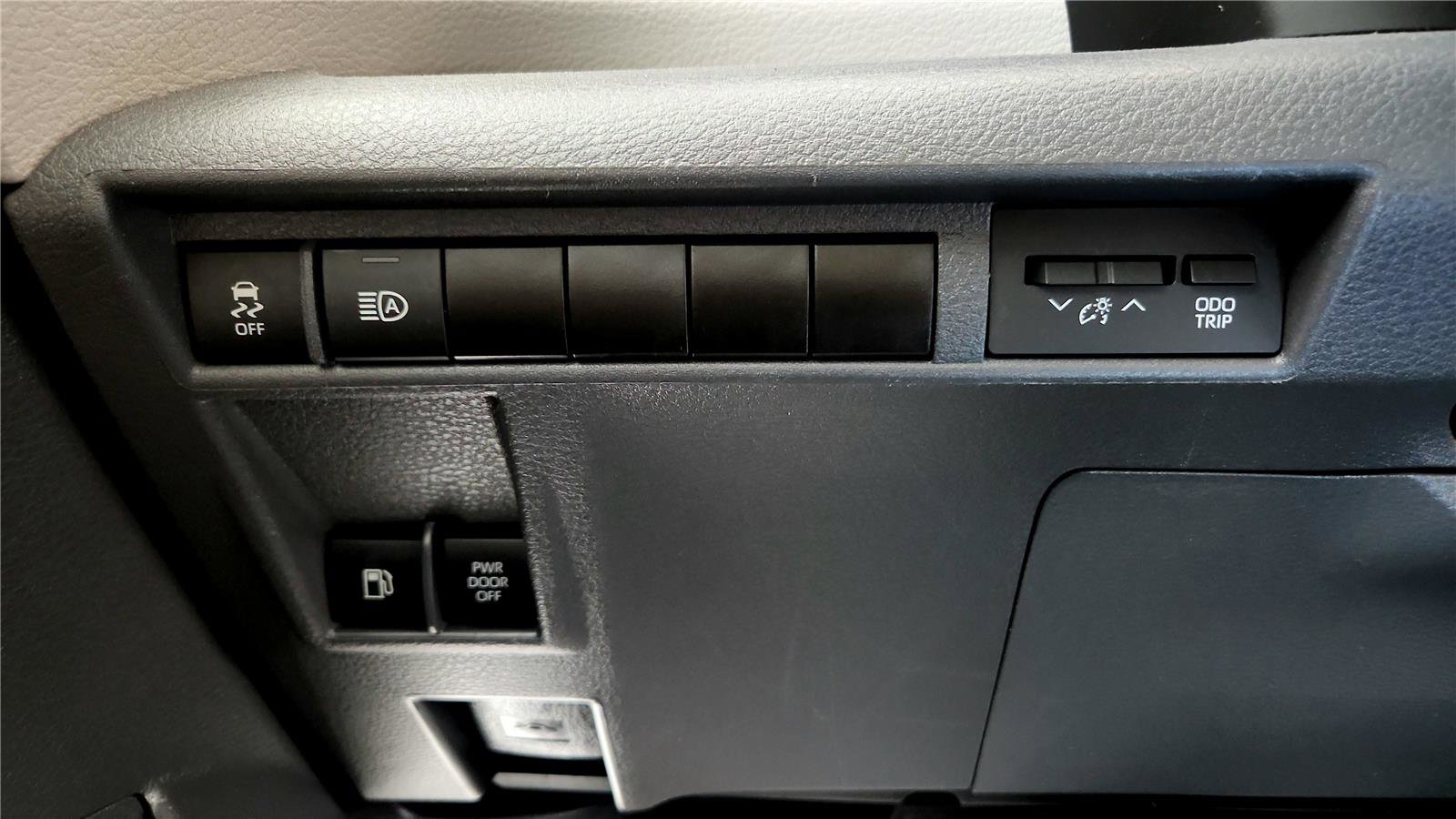 Certified 2024 Toyota Sienna XLE image 34