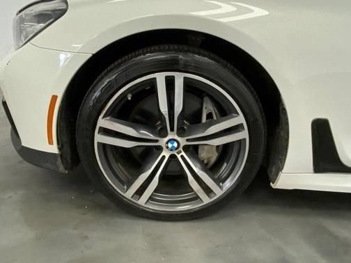 Used 2016 BMW 750i xDrive AWD/4WD image 18