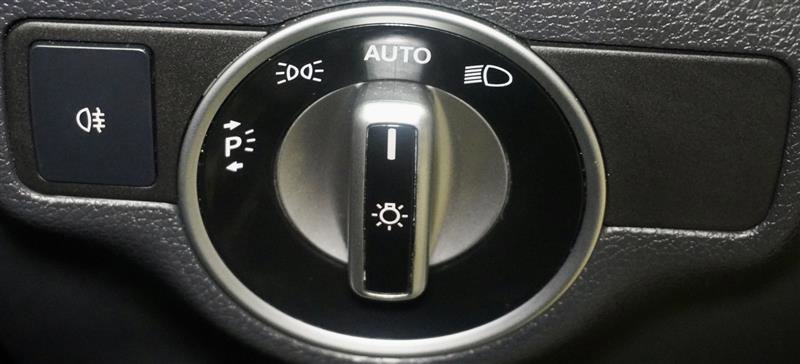 Used 2015 Mercedes-Benz CLA 250 image 27