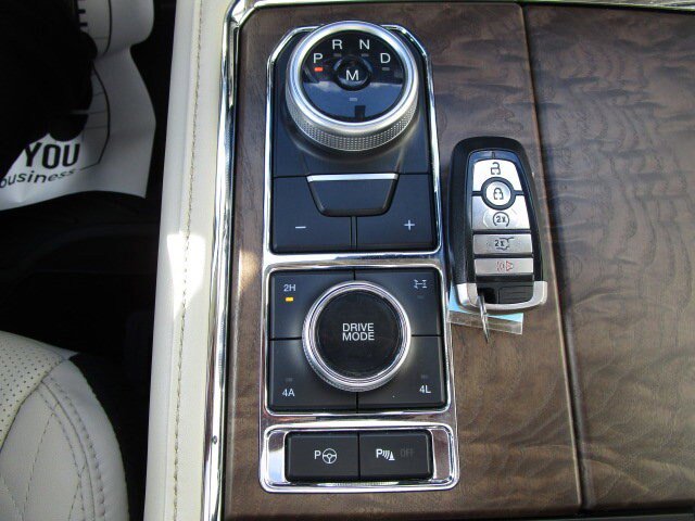 Used 2021 Ford Expedition Platinum image 17