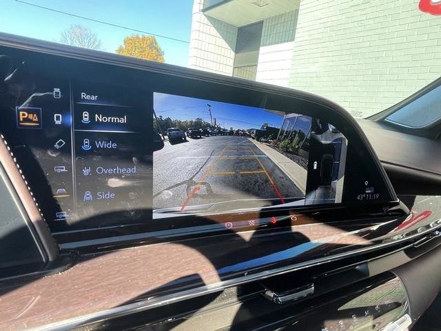 Used 2022 Cadillac Escalade ESV Sport Platinum w/ LPO, ONYX Package image 19