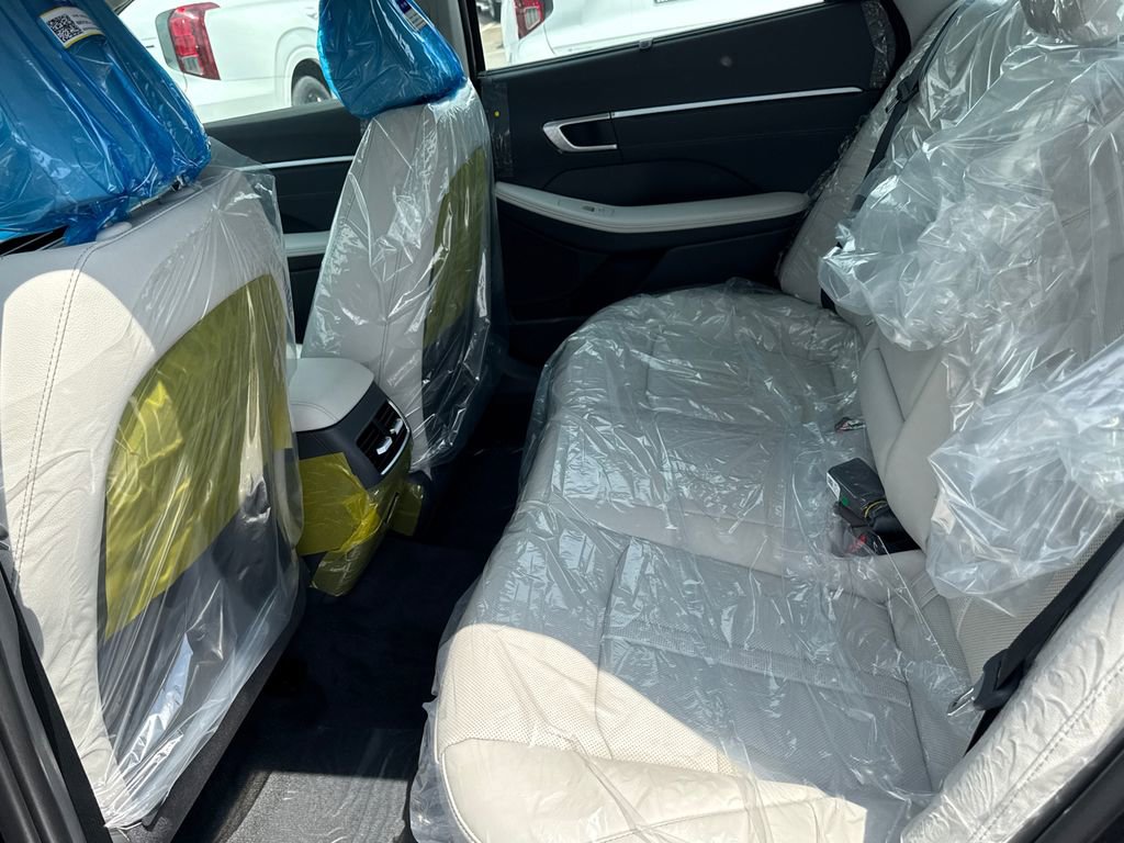 New 2025 Hyundai Sonata Limited image 11