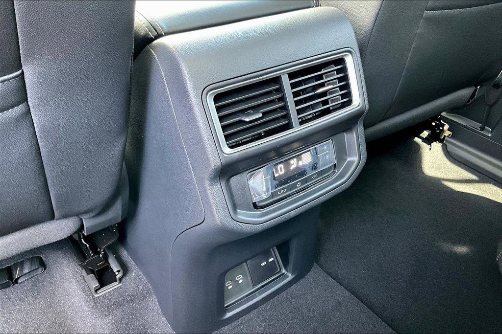 New 2026 Volkswagen Atlas SE image 9
