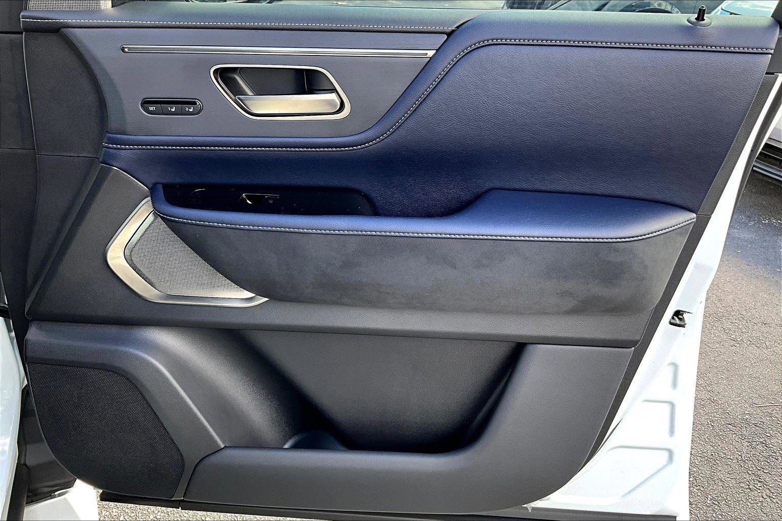 New 2026 INFINITI QX80 4WD w/ Sport Exterior Package image 23