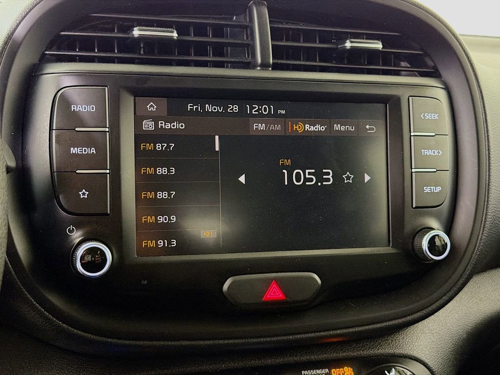 Used 2024 Kia Soul LX w/ Option Group 015 image 16