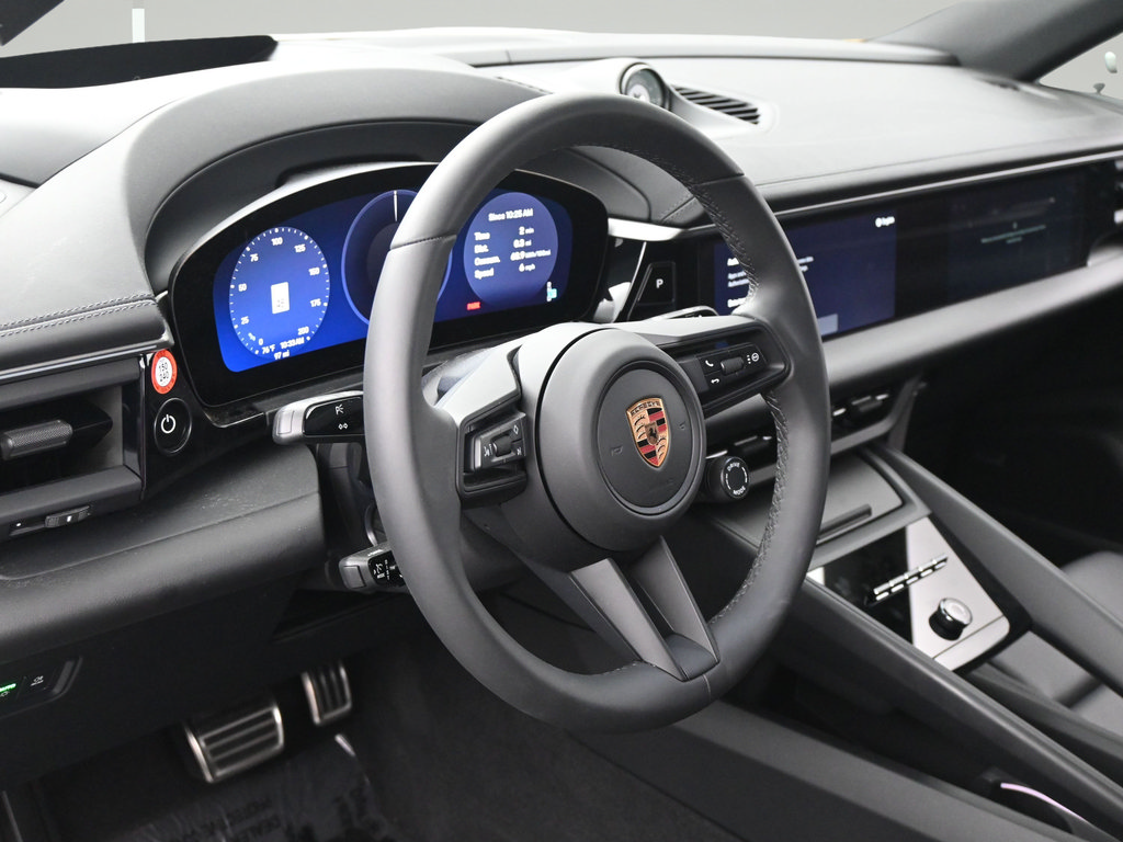Certified 2025 Porsche Macan 4S Electric AWD/4WD image 5