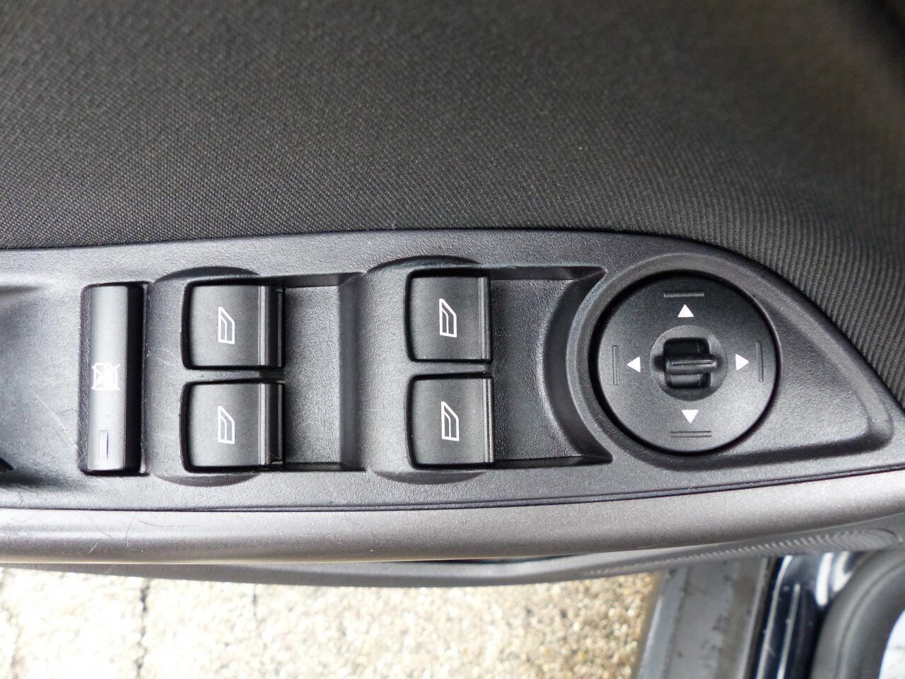 Used 2016 Ford Focus SE w/ Equipment Group 201A FWD image 19