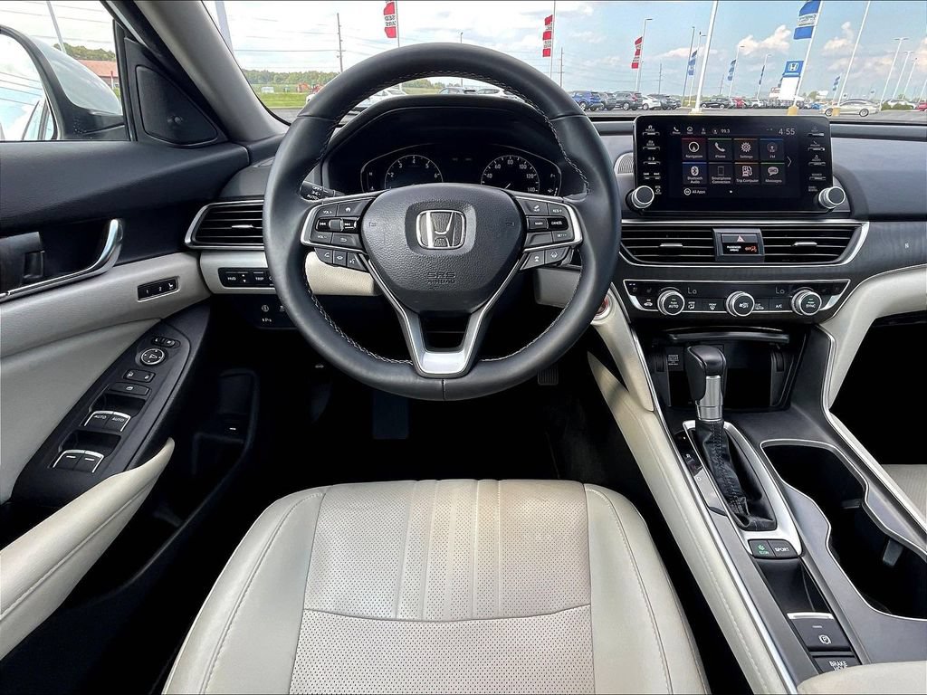 Certified 2018 Honda Accord Touring image 10