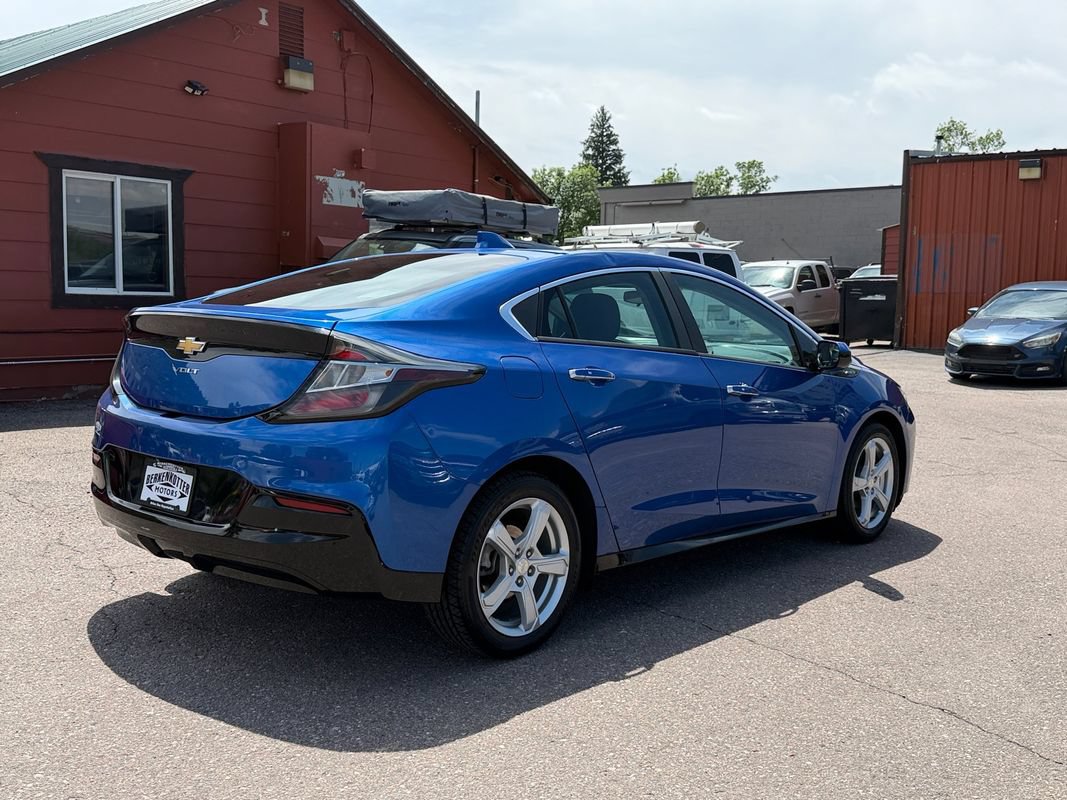 Used 2016 Chevrolet Volt LT w/ Comfort Package FWD image 3