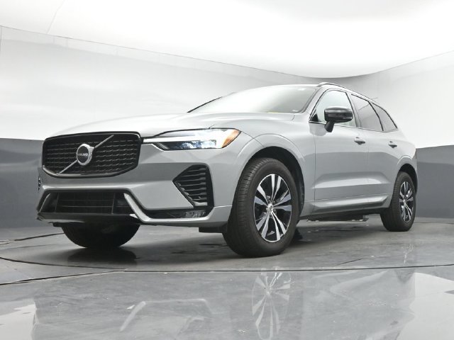 Used 2024 Volvo XC60 B5 Core w/ Protection Package Premier AWD/4WD image 12