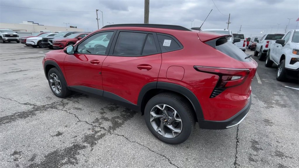 New 2026 Chevrolet Trax LT w/ Driver Confidence Package image 7