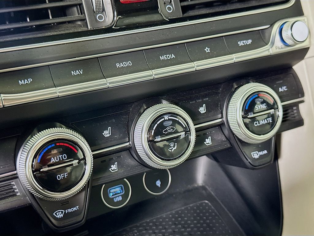 Used 2023 Genesis G70 3.3T w/ Sport Advanced Package image 28