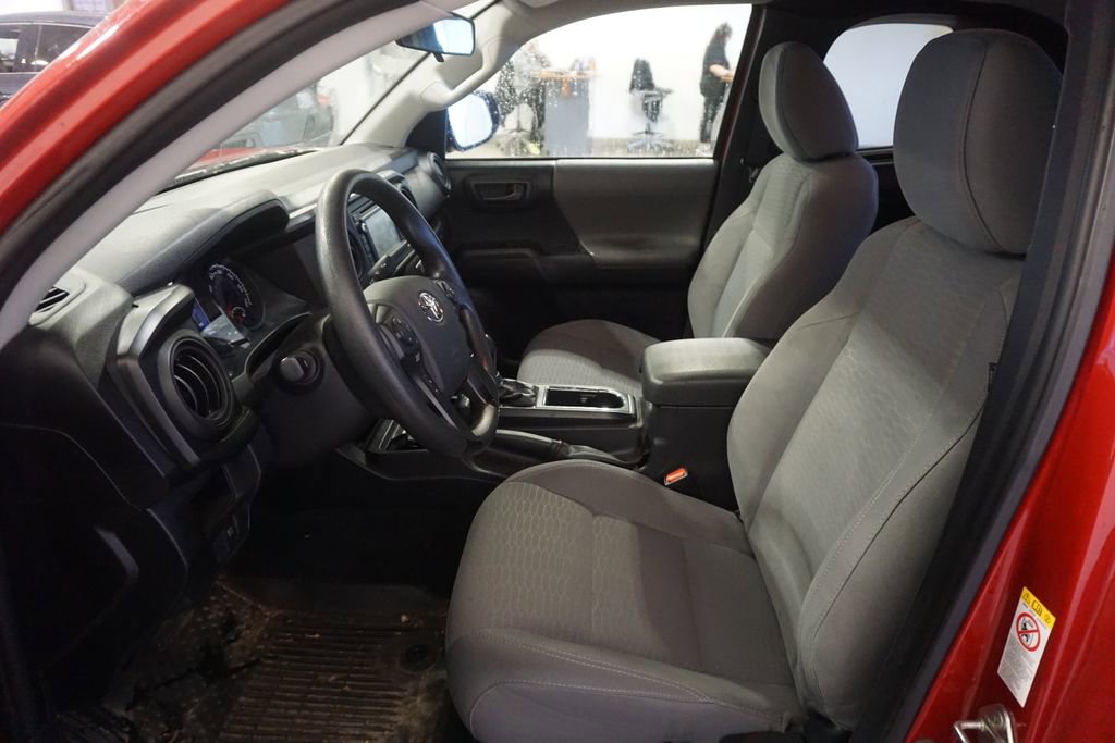 Used 2019 Toyota Tacoma SR AWD/4WD image 14