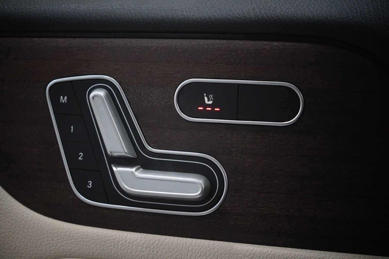 Certified 2021 Mercedes-Benz GLB 250 4MATIC image 31