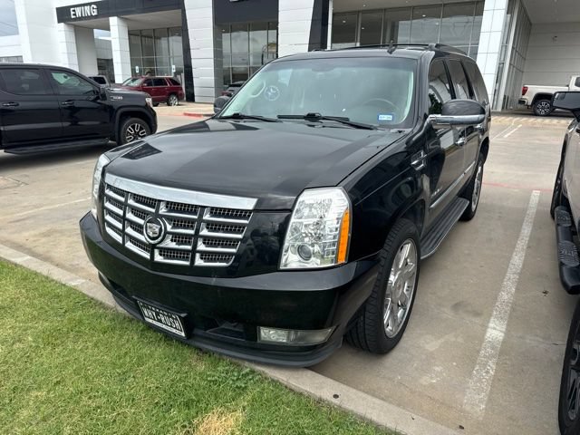 Used 2011 Cadillac Escalade Luxury AWD/4WD image 2