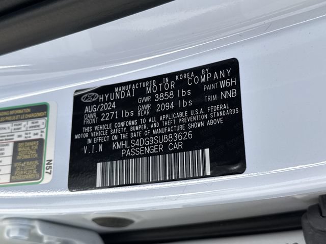 Used 2025 Hyundai Elantra SEL FWD image 33