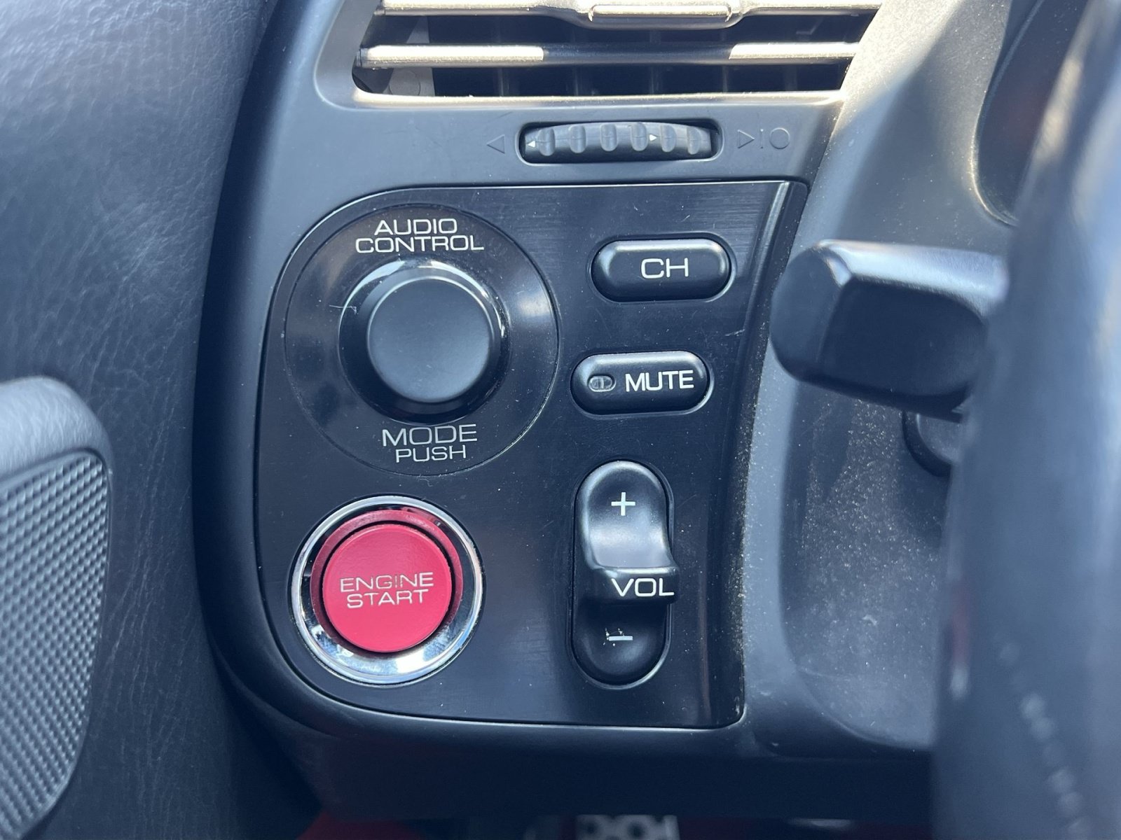 Used 2004 Honda S2000 image 33