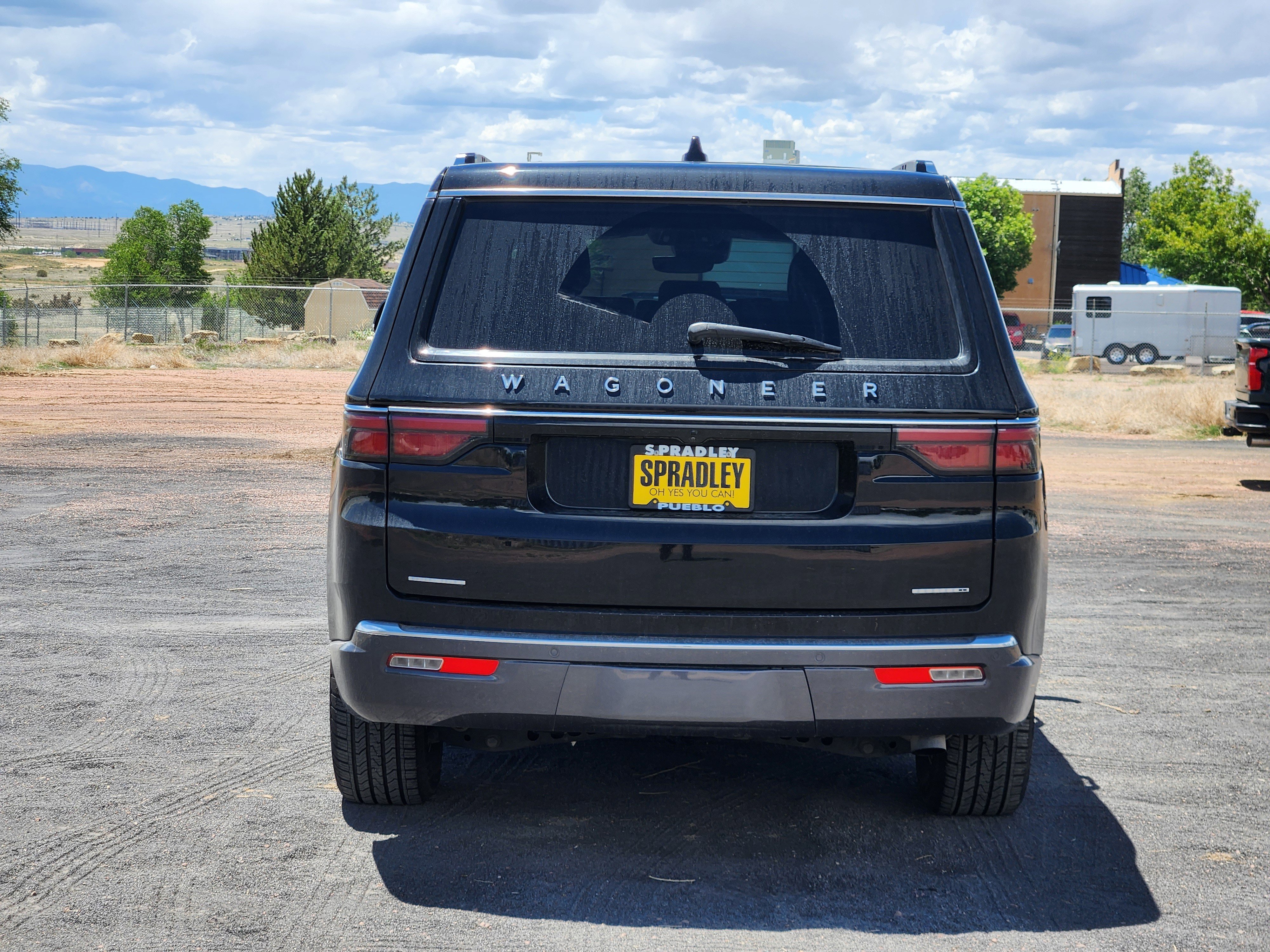 Used 2022 Jeep Wagoneer Series I AWD/4WD image 4