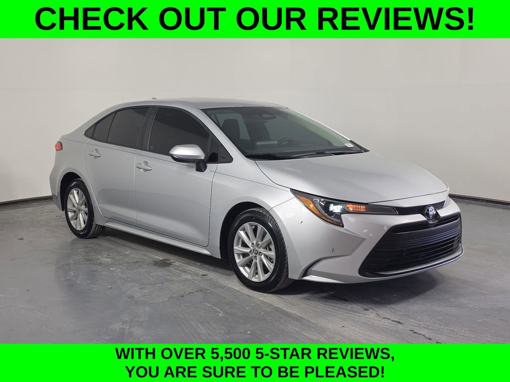 Used 2023 Toyota Corolla LE w/ LE Convenience Package FWD image 3