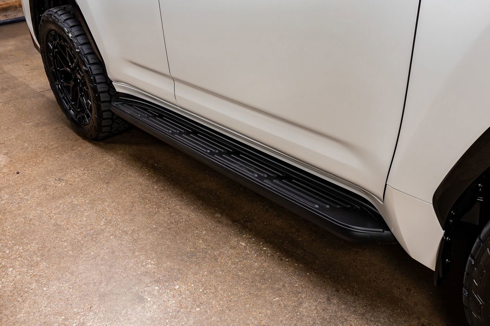 Used 2025 Lexus LX 700h Overtrail w/ Accessory Package (Z1) image 12