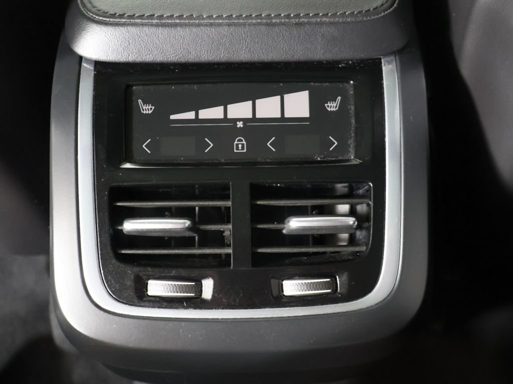 Used 2023 Volvo XC90 B6 Core w/ Climate Package AWD/4WD image 55